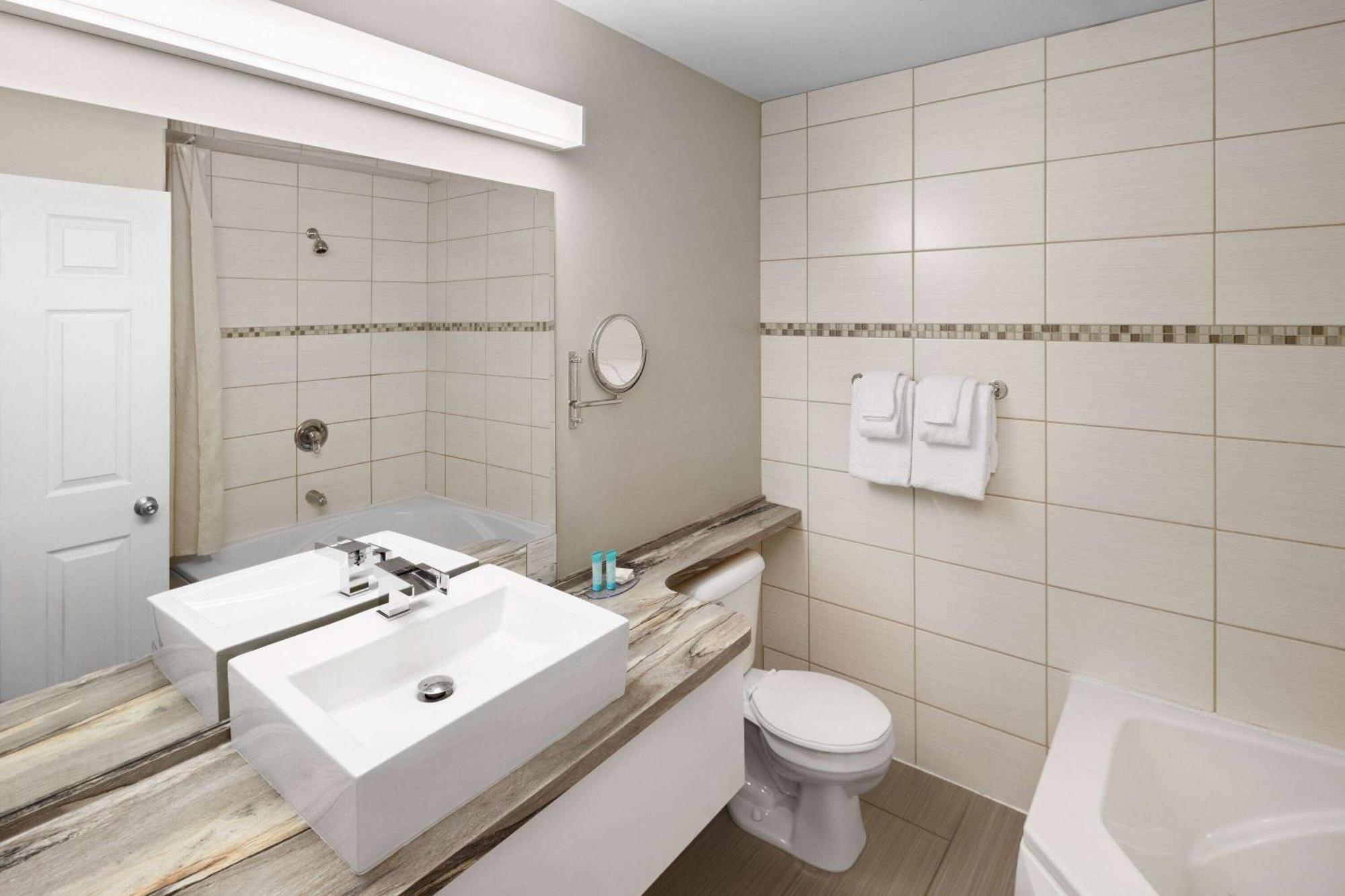 Travelodge By Wyndham Hotel 3*